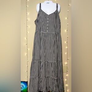 Old Navy Maxi Dress 4X Woman' Plus Blue White Gingham Tiered V-Neck Smocked Back